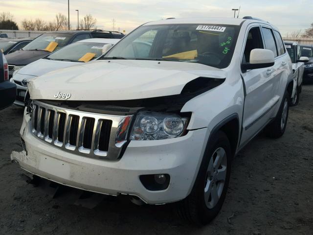 1J4RR4GG3BC511737 - 2011 JEEP GRAND CHER WHITE photo 2