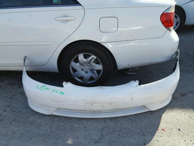 4T1BE32K85U385281 - 2005 TOYOTA CAMRY LE თეთრი ფოტო 9