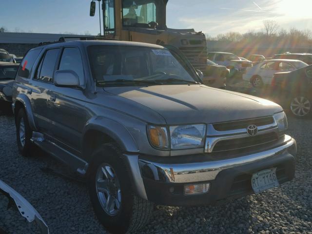 JT3GN86R120237687 - 2002 TOYOTA 4RUNNER SR SILVER photo 1