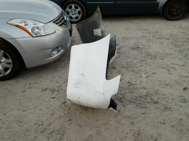 4T1BF3EK0BU702247 - 2011 TOYOTA CAMRY BASE WHITE photo 9