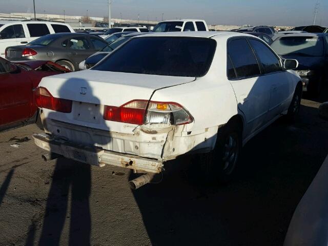 1HGCG1655XA031493 - 1999 HONDA ACCORD EX WHITE photo 4