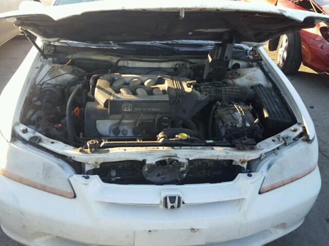 1HGCG1655XA031493 - 1999 HONDA ACCORD EX WHITE photo 7