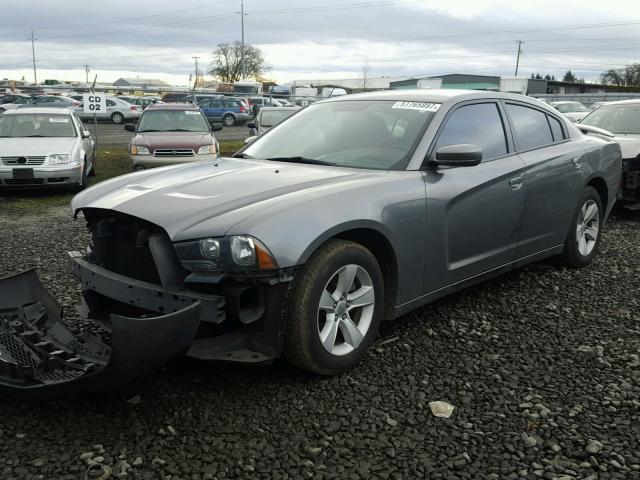 2C3CDXBGXCH151386 - 2012 DODGE CHARGER SE SILVER photo 2