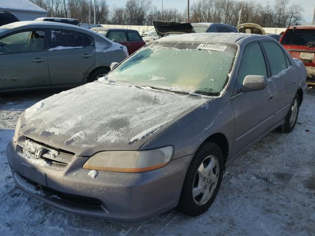 1HGCG6674YA156985 - 2000 HONDA ACCORD EX GRAY photo 2