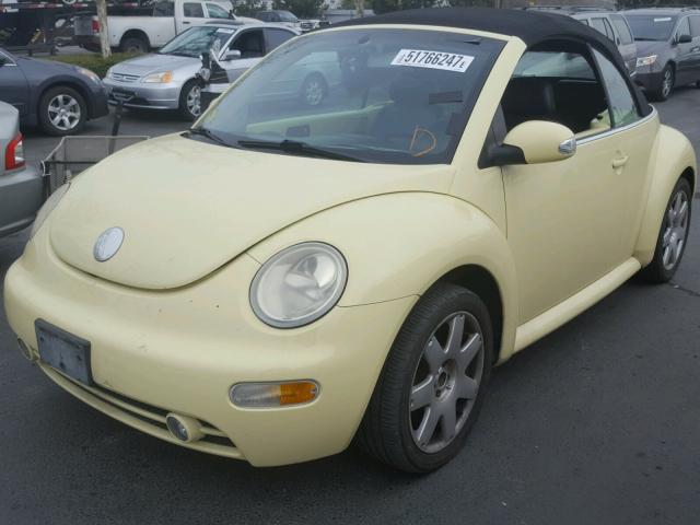 3VWDD21Y73M325376 - 2003 VOLKSWAGEN NEW BEETLE YELLOW photo 2