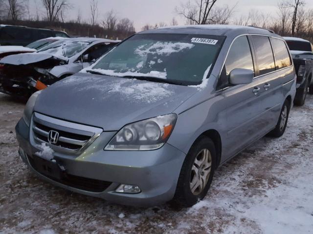 5FNRL38875B058240 - 2005 HONDA ODYSSEY TO SILVER photo 2