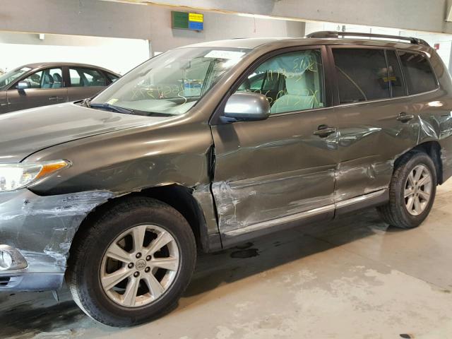 5TDBK3EHXBS080541 - 2011 TOYOTA HIGHLANDER GREEN photo 9