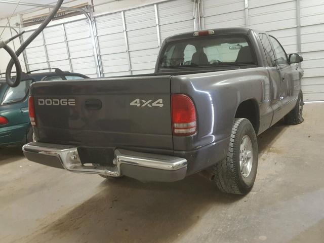 1B7GG42X22S500647 - 2002 DODGE DAKOTA SLT GRAY photo 4