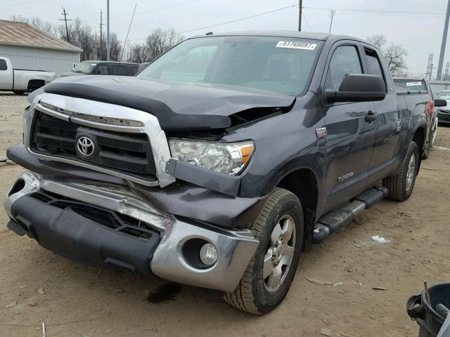 5TFUW5F15CX249709 - 2012 TOYOTA TUNDRA DOU GRAY photo 2