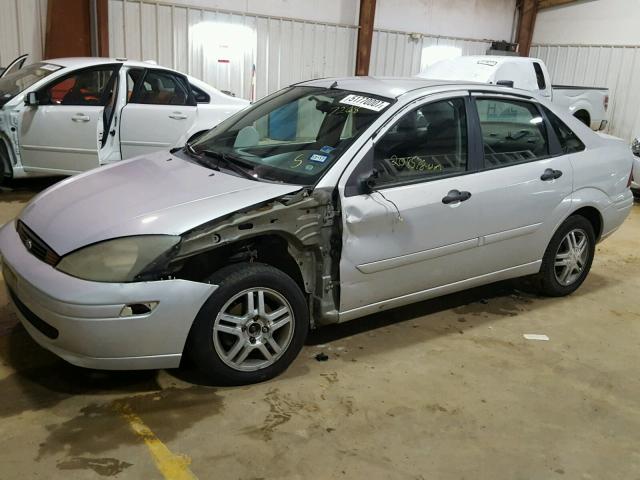 1FAFP34P03W237268 - 2003 FORD FOCUS SE SILVER photo 2