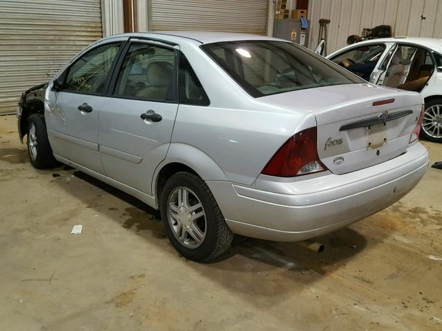 1FAFP34P03W237268 - 2003 FORD FOCUS SE SILVER photo 3