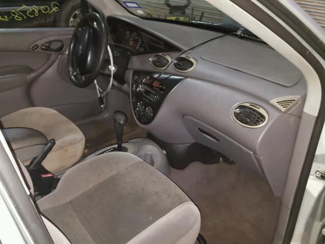 1FAFP34P03W237268 - 2003 FORD FOCUS SE SILVER photo 5