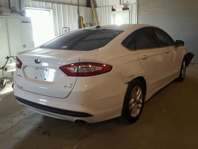 3FA6P0HR0DR370563 - 2013 FORD FUSION SE WHITE photo 4