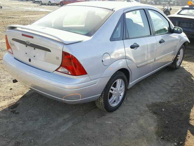 1FAFP34371W320951 - 2001 FORD FOCUS SE SILVER photo 4