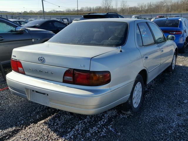 4T1SK12E6SU594845 - 1995 TOYOTA CAMRY LE GRAY photo 4