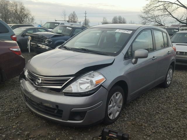 3N1BC1CP0BL419361 - 2011 NISSAN VERSA S GRAY photo 2