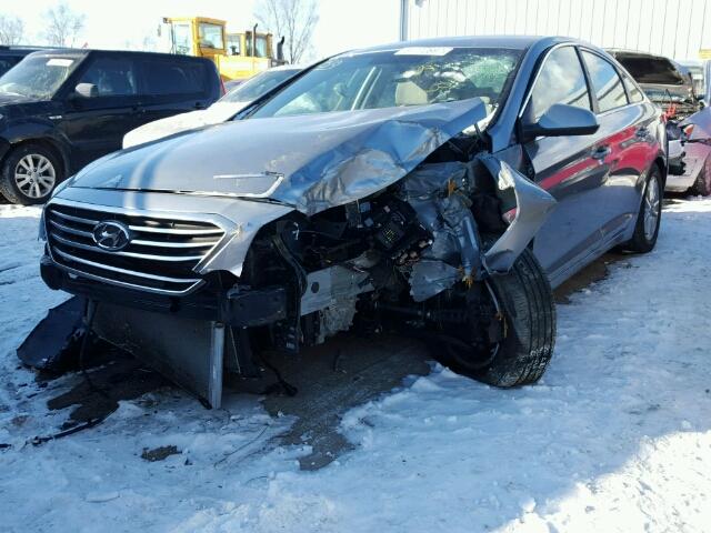 5NPE24AF4FH245566 - 2015 HYUNDAI SONATA SE SILVER photo 2