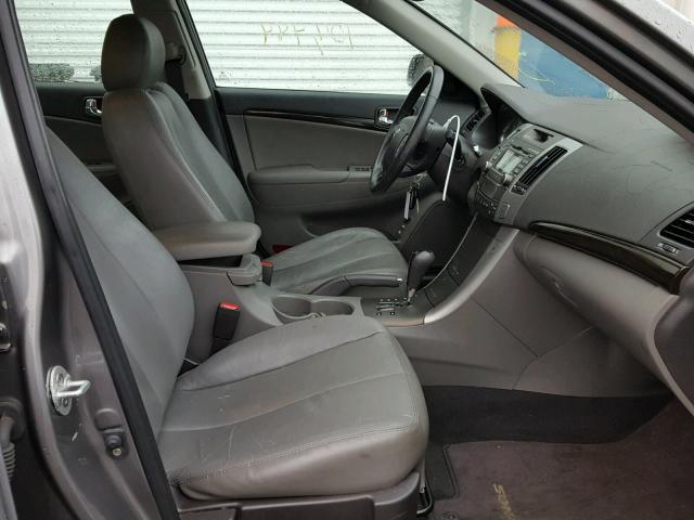 5NPEU46C19H533607 - 2009 HYUNDAI SONATA SE GRAY photo 5