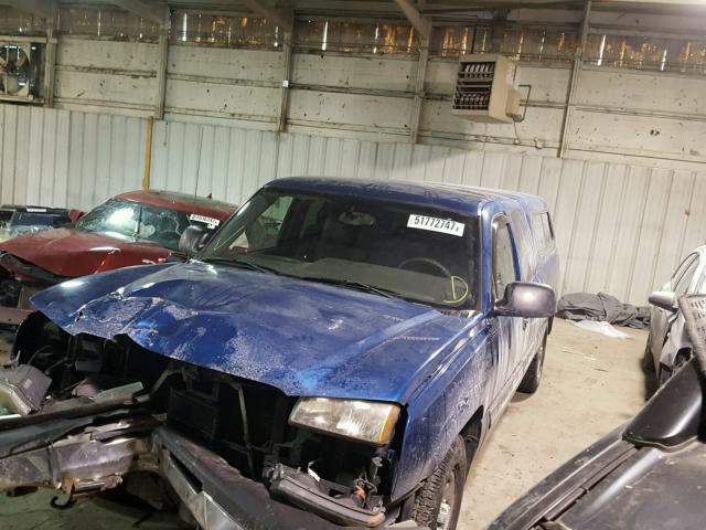 2GCEC19T441205072 - 2004 CHEVROLET SILVERADO BLUE photo 2