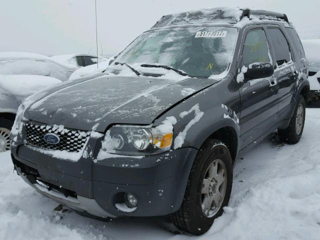 1FMYU93195KB77539 - 2005 FORD ESCAPE XLT GRAY photo 2