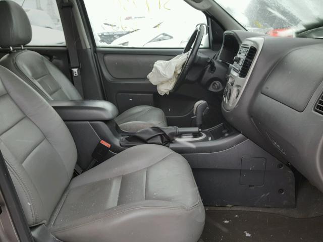 1FMYU93195KB77539 - 2005 FORD ESCAPE XLT GRAY photo 5