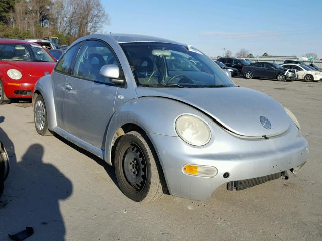 3VWBC21C4YM501709 - 2000 VOLKSWAGEN NEW BEETLE SILVER photo 1