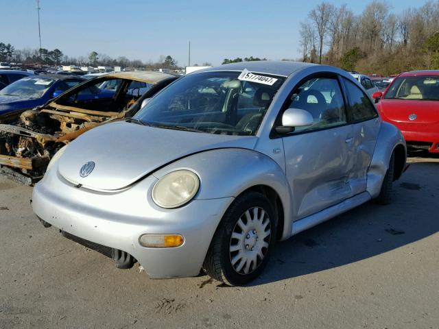 3VWBC21C4YM501709 - 2000 VOLKSWAGEN NEW BEETLE 银色 照片 2