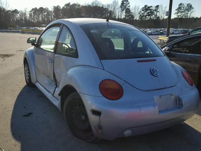 3VWBC21C4YM501709 - 2000 VOLKSWAGEN NEW BEETLE SILVER photo 3