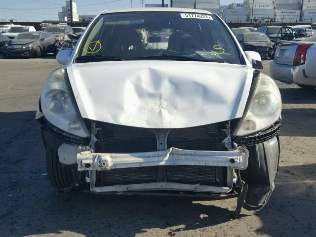 JHMGD38687S029904 - 2007 HONDA FIT S WHITE photo 9