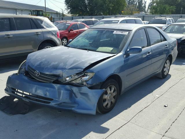 4T1BE32K93U715653 - 2003 TOYOTA CAMRY LE BLUE photo 2