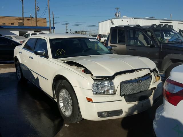 2C3CA5CV4AH220905 - 2010 CHRYSLER 300 TOURIN WHITE photo 1