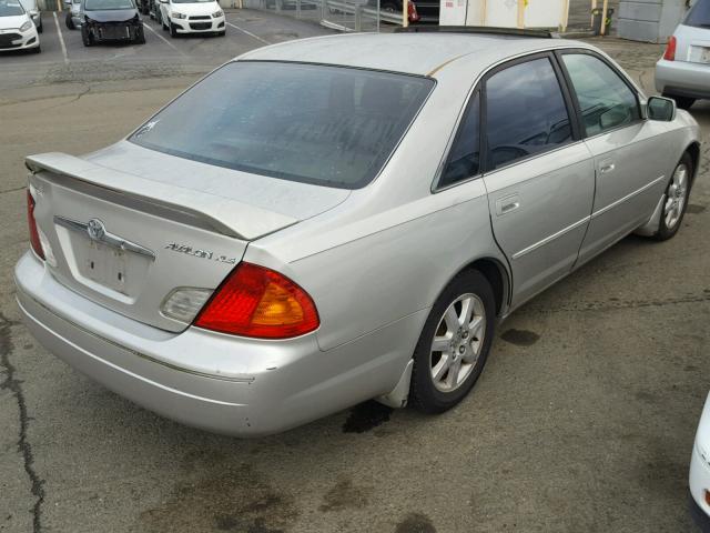 4T1BF28B52U210030 - 2002 TOYOTA AVALON XL SILVER photo 4