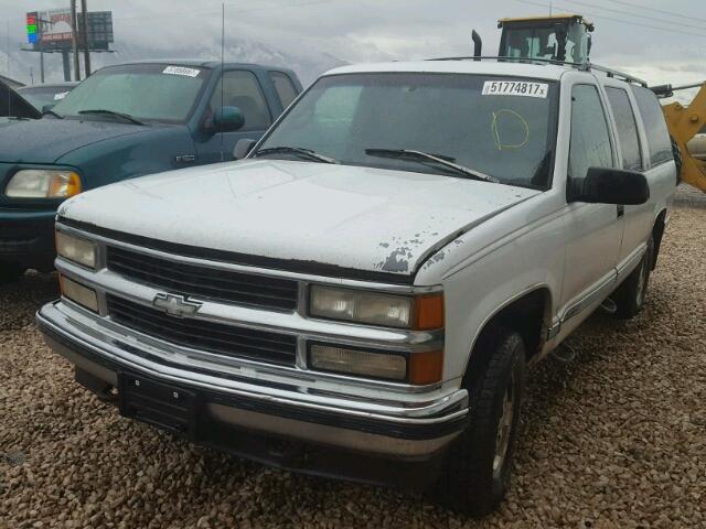 1GNFK16K5SJ434809 - 1995 CHEVROLET SUBURBAN K WHITE photo 2