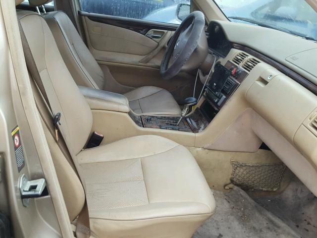 WDBJF65JX1B180695 - 2001 MERCEDES-BENZ E 320 BEIGE photo 5