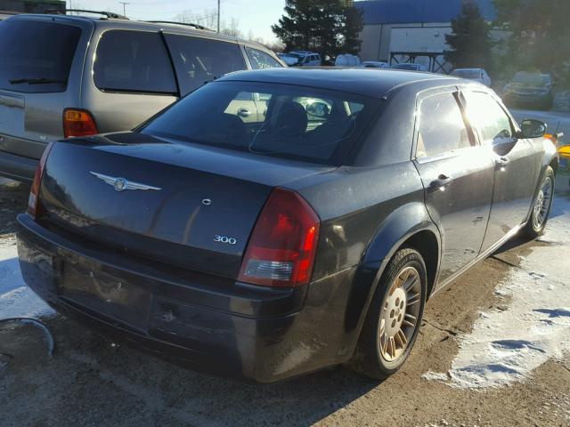 2C3LA43R17H774568 - 2007 CHRYSLER 300 BLACK photo 4