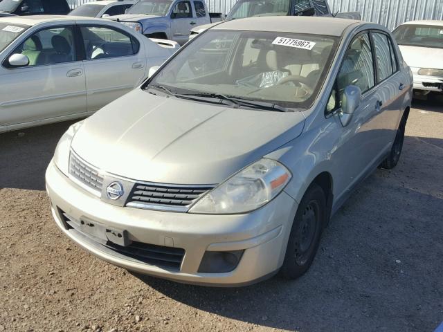 3N1BC11E27L412825 - 2007 NISSAN VERSA S GOLD photo 2