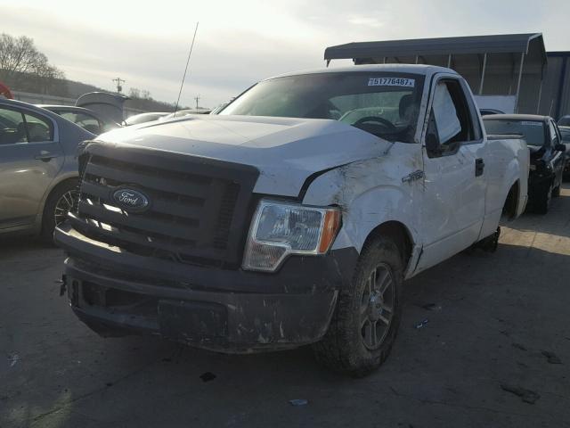 1FTMF1CW9AKC19535 - 2010 FORD F150 WHITE photo 2