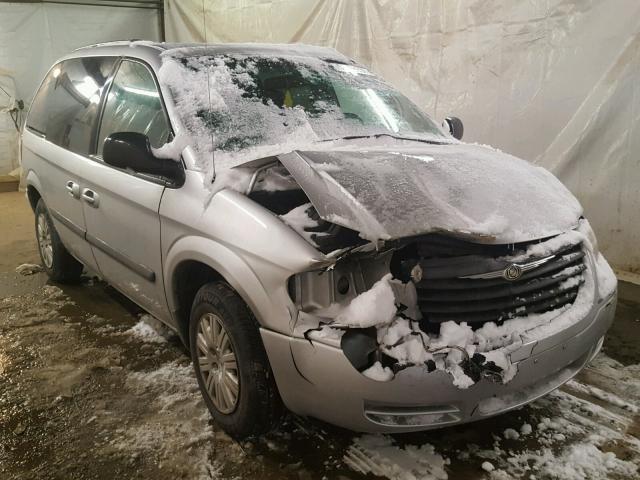 1A4GJ45R27B240170 - 2007 CHRYSLER TOWN & COU SILVER photo 1