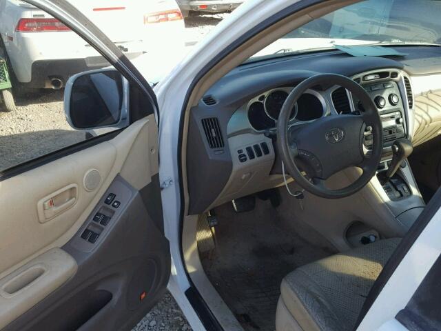 JTEGP21A450062887 - 2005 TOYOTA HIGHLANDER WHITE photo 9