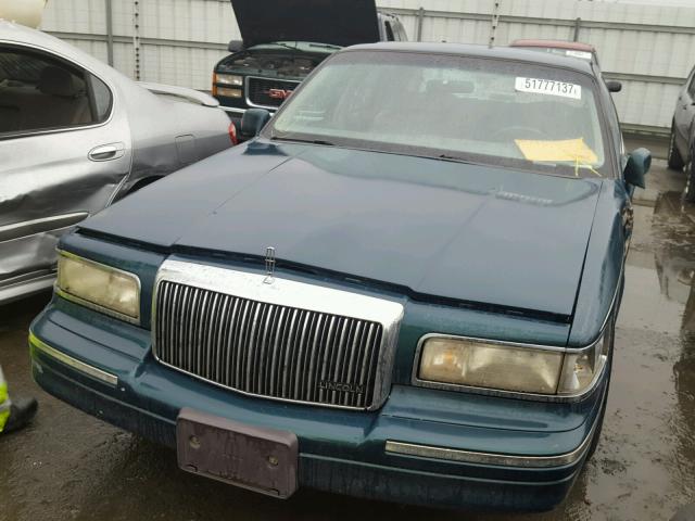 1LNLM82W9VY654808 - 1997 LINCOLN TOWN CAR S BLUE photo 2