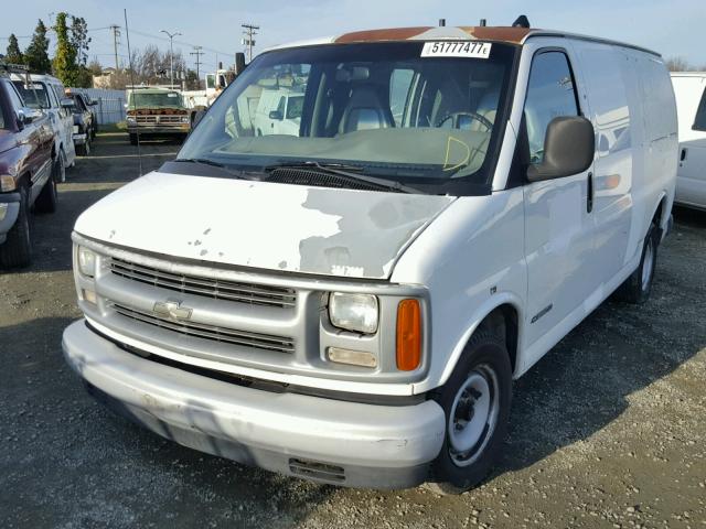 1GCFG25WX11108636 - 2001 CHEVROLET EXPRESS G2 WHITE photo 2