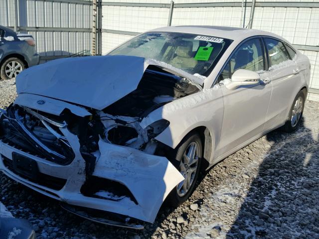 3FA6P0HR3DR233908 - 2013 FORD FUSION SE WHITE photo 2