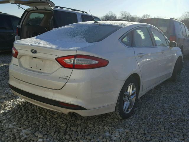 3FA6P0HR3DR233908 - 2013 FORD FUSION SE WHITE photo 4