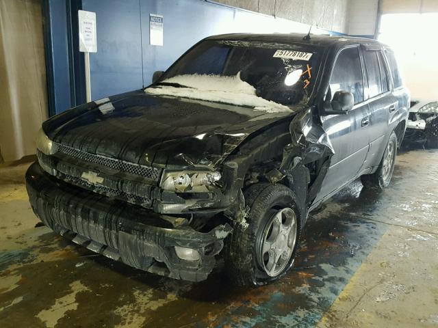 1GNDT13S552105874 - 2005 CHEVROLET TRAILBLAZE BLACK photo 2