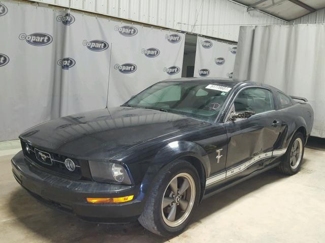 1ZVFT80N465150388 - 2006 FORD MUSTANG BLACK photo 2