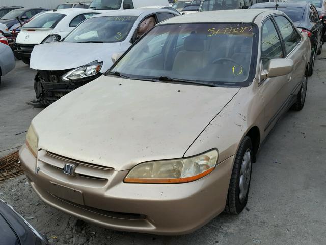 JHMCG6657YC002500 - 2000 HONDA ACCORD LX GOLD photo 2