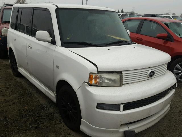 JTLKT324650193381 - 2005 TOYOTA SCION XB WHITE photo 1