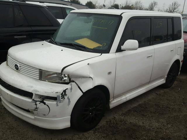 JTLKT324650193381 - 2005 TOYOTA SCION XB WHITE photo 2