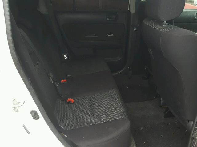 JTLKT324650193381 - 2005 TOYOTA SCION XB WHITE photo 6