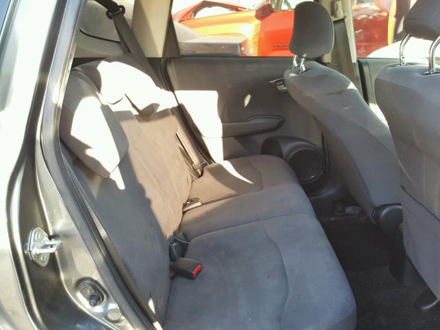 JHMGE8H33DC080023 - 2013 HONDA FIT GRAY photo 6